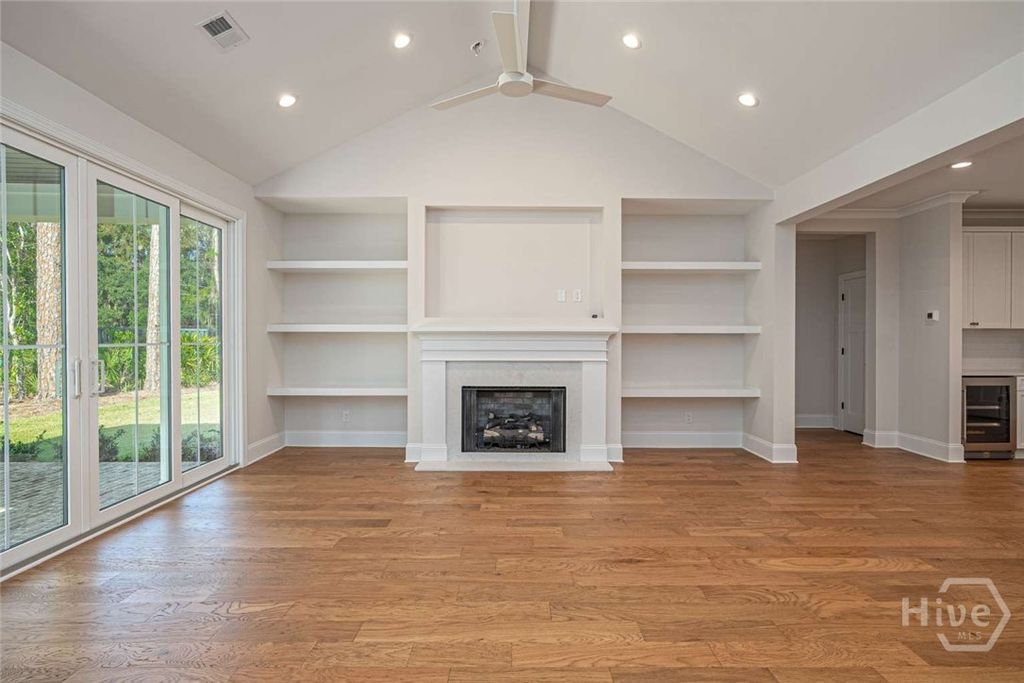 Image 10 of property listing at 118 Grand Harbor Circle, Savannah, GA 31411