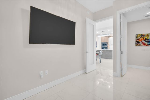 100 1ST AVENUE N 802, St Petersburg, FL 33701