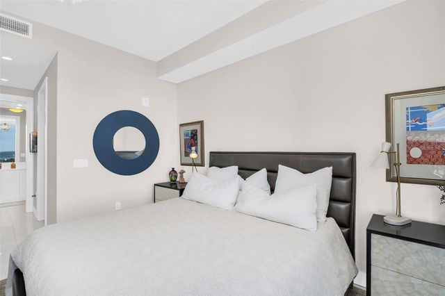 100 1ST AVENUE N 802, St Petersburg, FL 33701