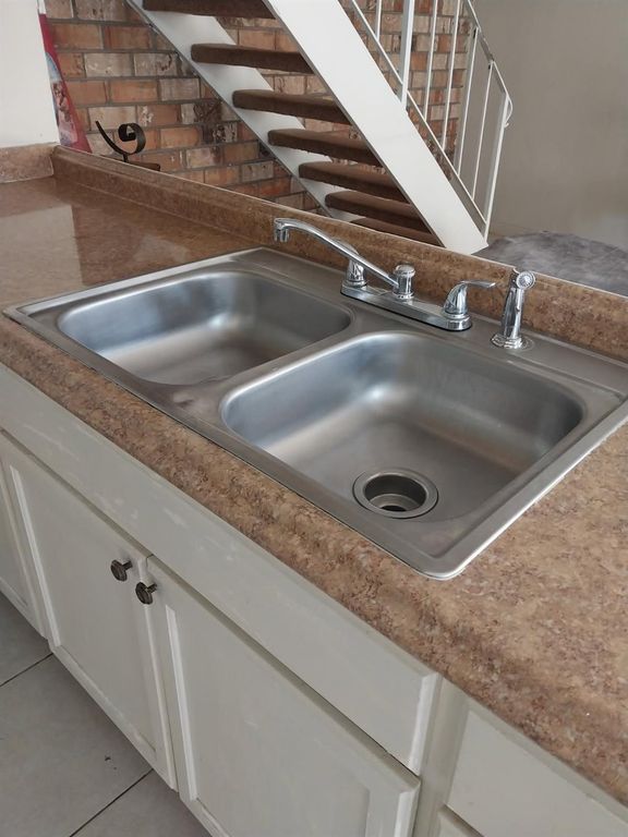 Image 10 of property listing at 4960 N Holt Avenue # 103, Fresno, CA 93705