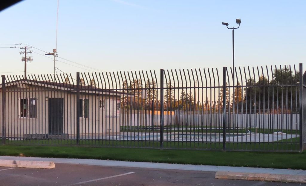 Image 5 of property listing at 4960 N Holt Avenue # 103, Fresno, CA 93705