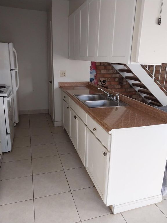 Image 8 of property listing at 4960 N Holt Avenue # 103, Fresno, CA 93705