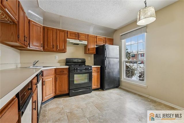 8 Marsh Court 665, Lawrence, NJ 08648