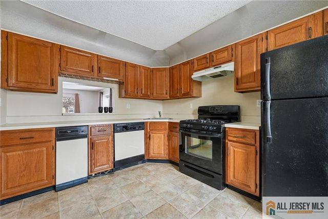 8 Marsh Court 665, Lawrence, NJ 08648