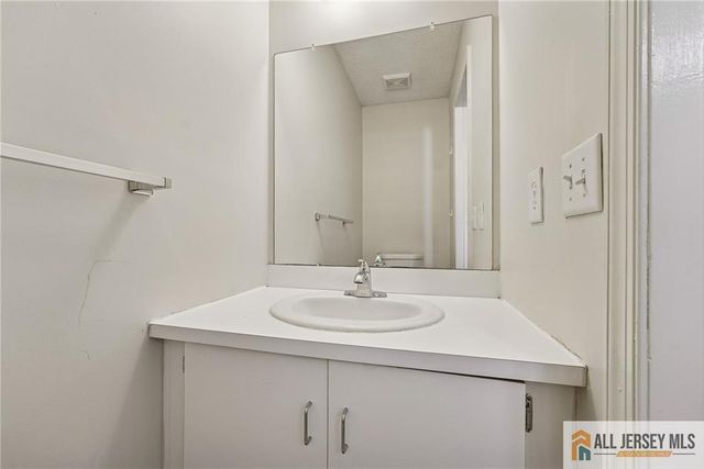 8 Marsh Court 665, Lawrence, NJ 08648