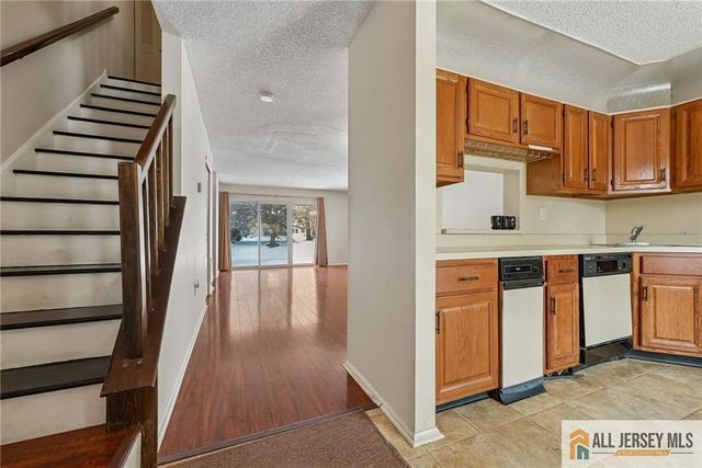 8 Marsh Court 665, Lawrence, NJ 08648