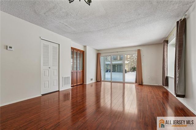 8 Marsh Court 665, Lawrence, NJ 08648