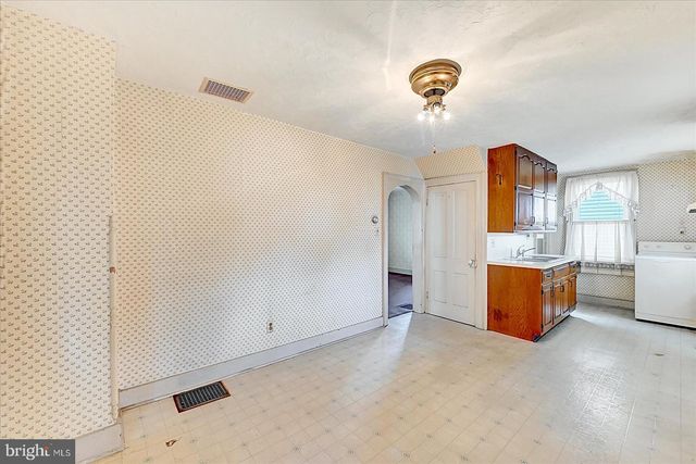 632 E WALNUT ST, Hanover, PA 17331
