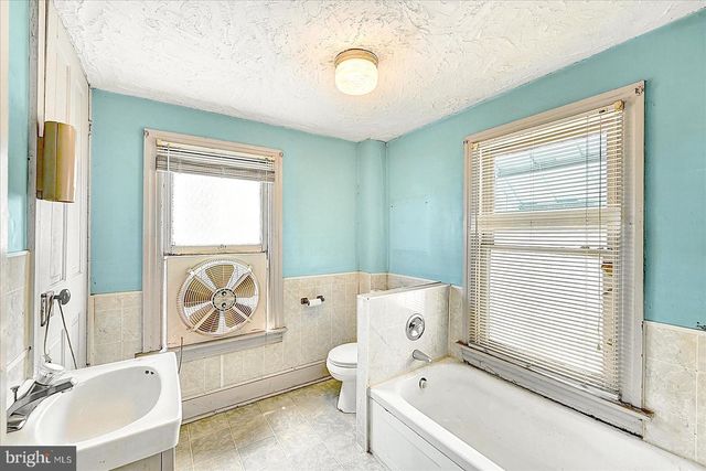632 E WALNUT ST, Hanover, PA 17331