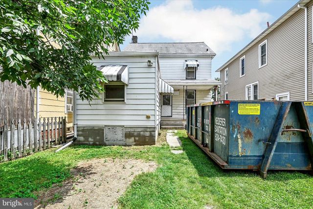 632 E WALNUT ST, Hanover, PA 17331