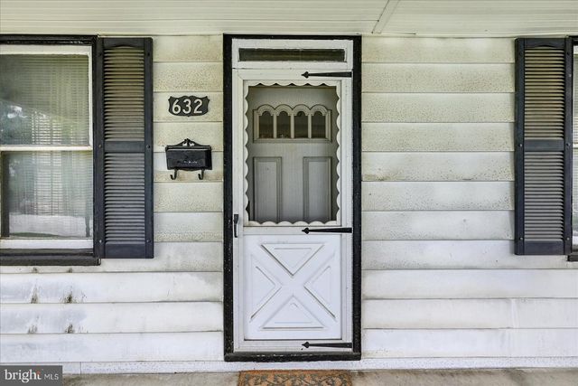 632 E WALNUT ST, Hanover, PA 17331