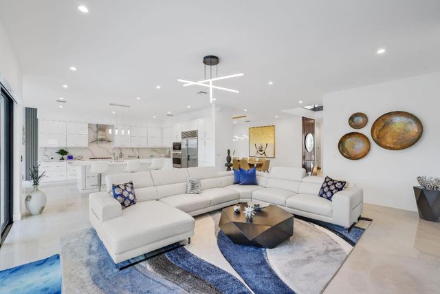 17052 Rainbow Falls Trail, Boca Raton, FL 33496