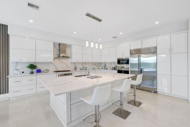 17052 Rainbow Falls Trail, Boca Raton, FL 33496