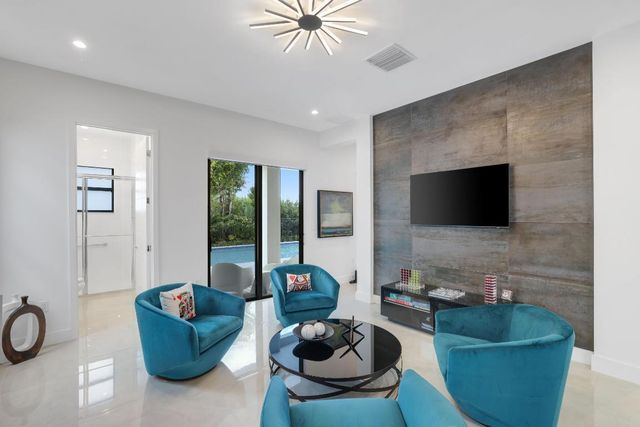 17052 Rainbow Falls Trail, Boca Raton, FL 33496