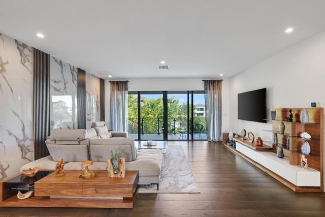 17052 Rainbow Falls Trail, Boca Raton, FL 33496