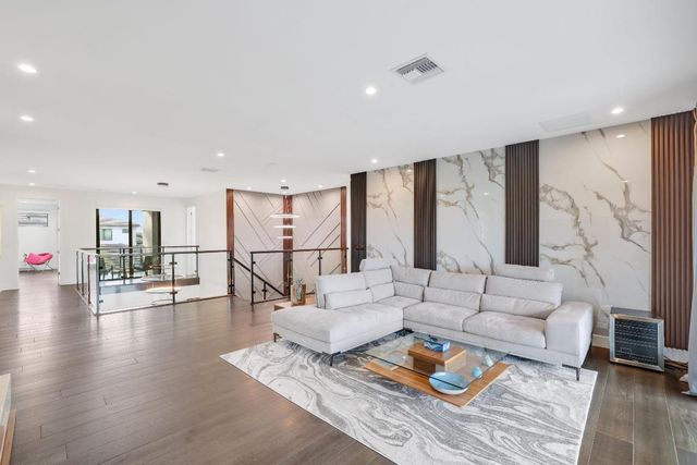 17052 Rainbow Falls Trail, Boca Raton, FL 33496