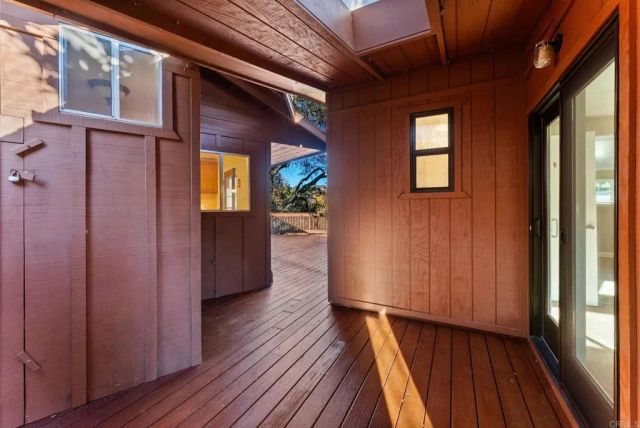 901 S Live Oak Park Road, Fallbrook, CA 92028