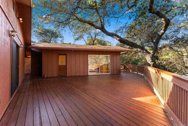 901 S Live Oak Park Road, Fallbrook, CA 92028