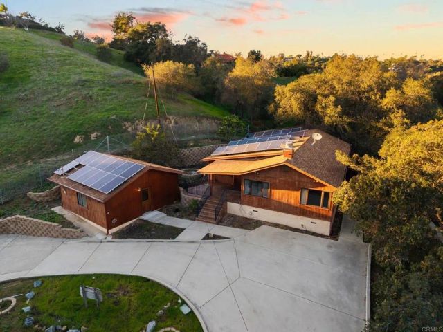 901 S Live Oak Park Road, Fallbrook, CA 92028