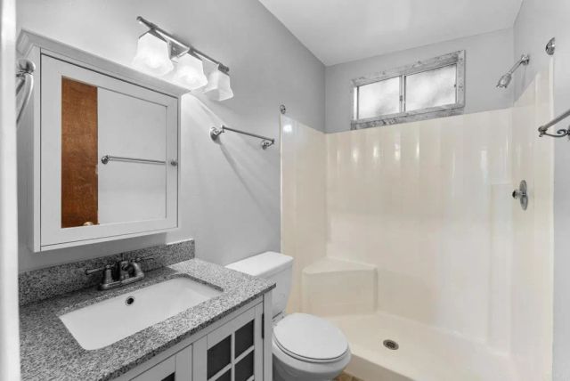 901 S Live Oak Park Road, Fallbrook, CA 92028