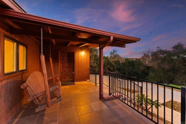 901 S Live Oak Park Road, Fallbrook, CA 92028