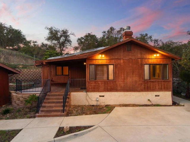 901 S Live Oak Park Road, Fallbrook, CA 92028