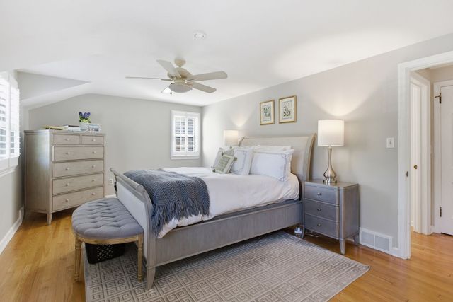 212 New England PLACE, Edgeworth, PA 15143