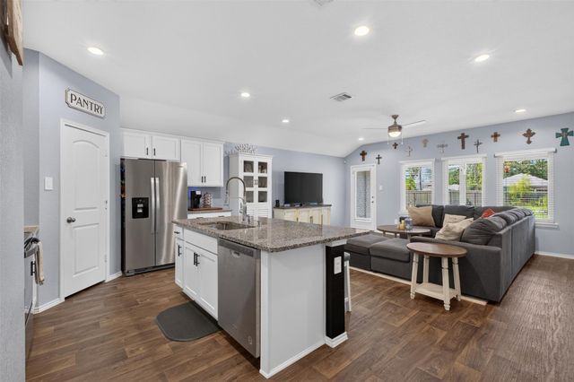 815 Republic Road, New Caney, TX 77357