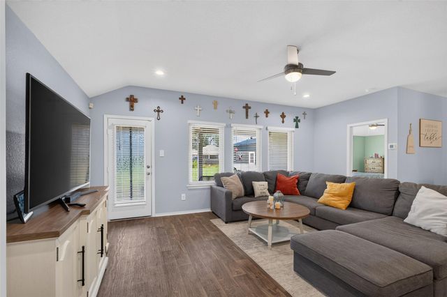 815 Republic Road, New Caney, TX 77357