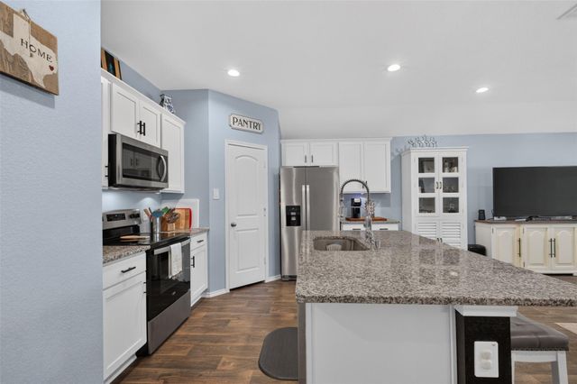 815 Republic Road, New Caney, TX 77357