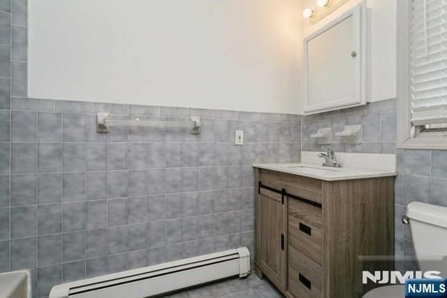 224 Lawton Avenue, Cliffside Park, NJ 07010