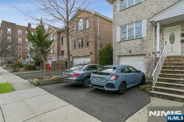 224 Lawton Avenue, Cliffside Park, NJ 07010