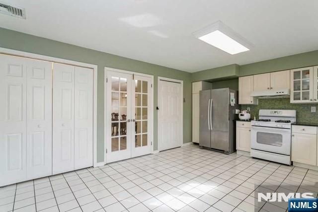 224 Lawton Avenue, Cliffside Park, NJ 07010
