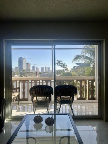 410 SE 2nd Street, Hallandale Beach, FL 33009