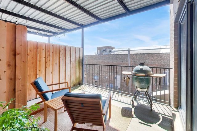 5553 N Clark Street 301, Chicago, IL 60640