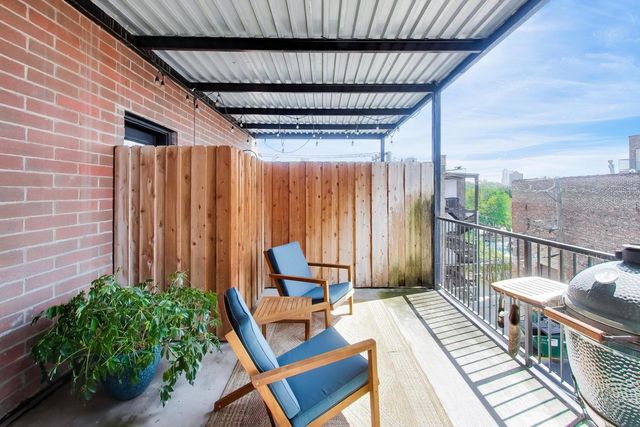 5553 N Clark Street 301, Chicago, IL 60640