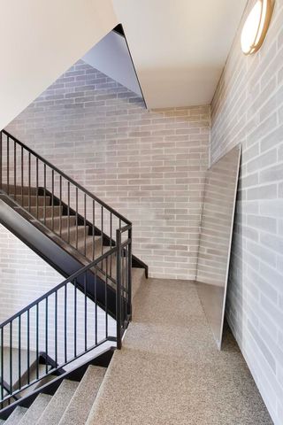5553 N Clark Street 301, Chicago, IL 60640
