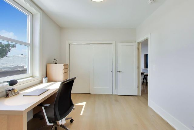 5553 N Clark Street 301, Chicago, IL 60640