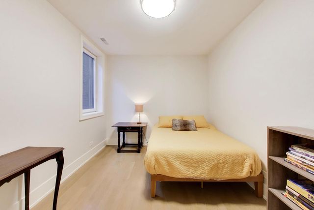 5553 N Clark Street 301, Chicago, IL 60640