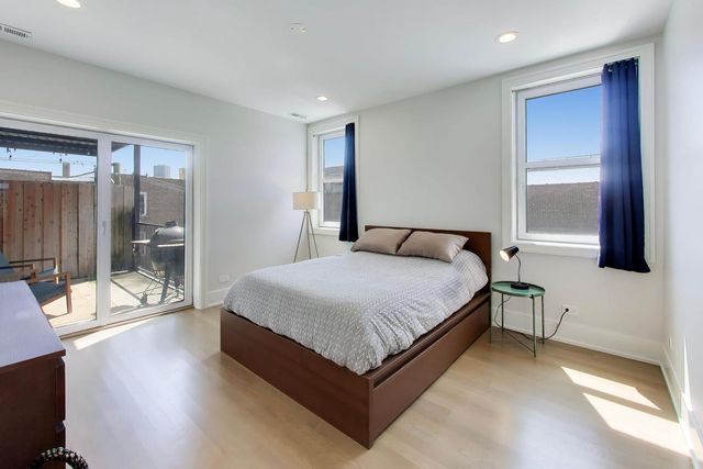 5553 N Clark Street 301, Chicago, IL 60640