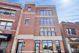 5553 N Clark Street 301, Chicago, IL 60640
