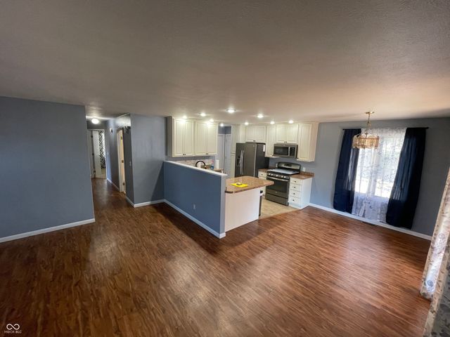 708 Pine Tree Court, Seymour, IN 47274