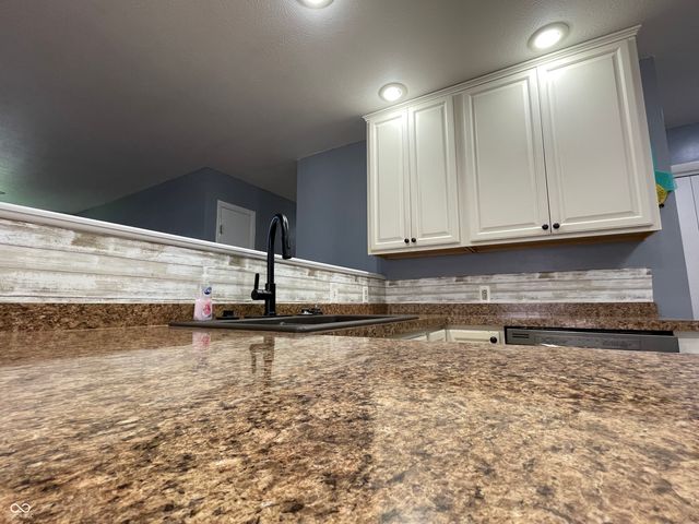 708 Pine Tree Court, Seymour, IN 47274