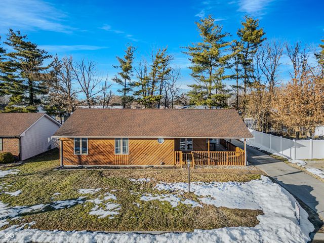 708 Pine Tree Court, Seymour, IN 47274