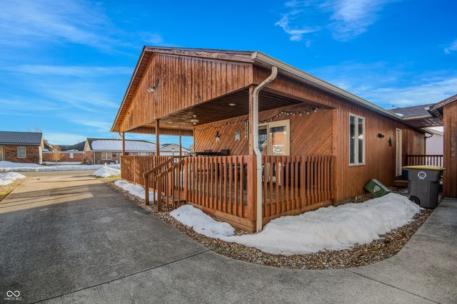 708 Pine Tree Court, Seymour, IN 47274