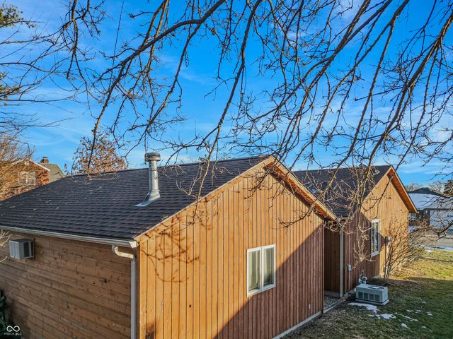 708 Pine Tree Court, Seymour, IN 47274