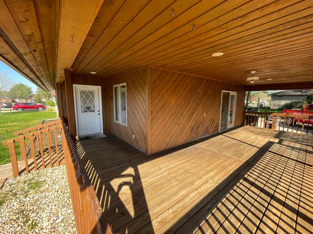 708 Pine Tree Court, Seymour, IN 47274