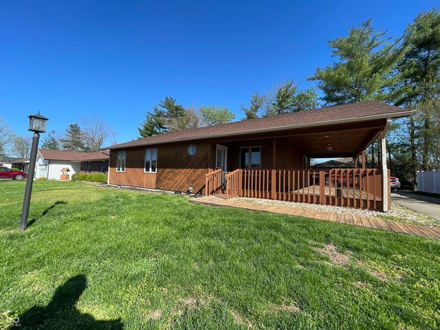 708 Pine Tree Court, Seymour, IN 47274