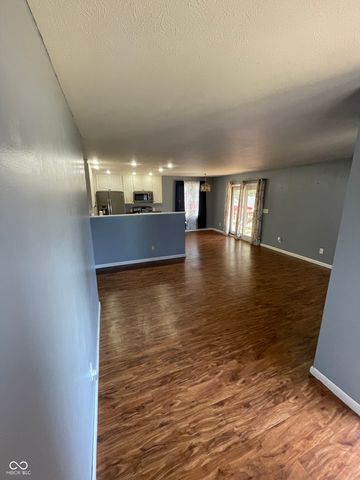 708 Pine Tree Court, Seymour, IN 47274