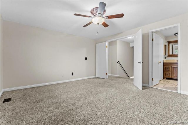3719 Old Creek Road, Troy, MI 48084